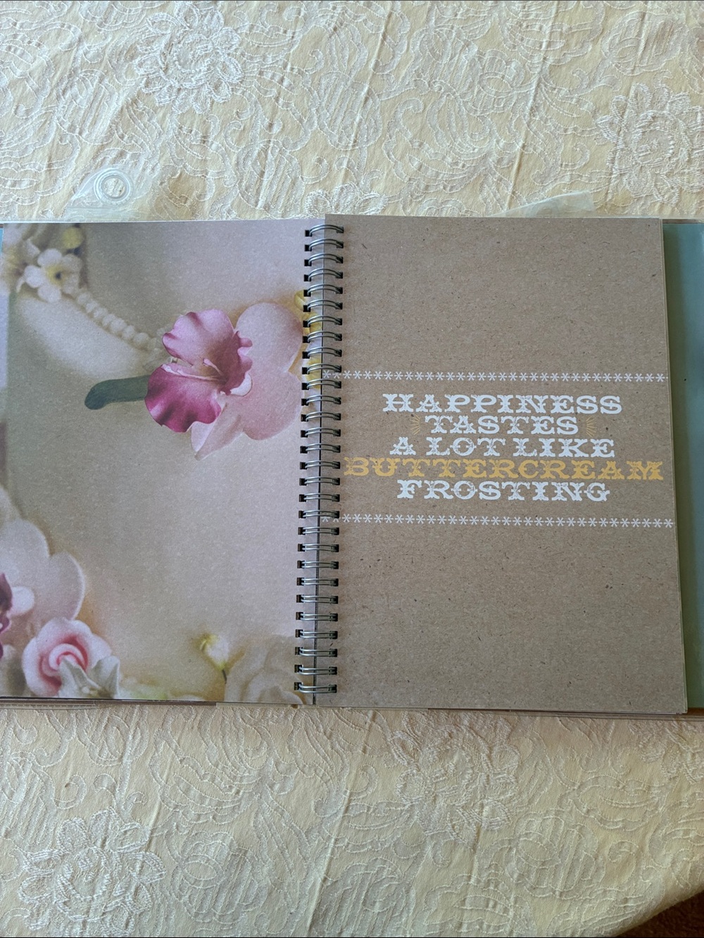 K&Company SMASH Photo Scrapbook/Journal - Wedding Themed - Picture 7 of 7